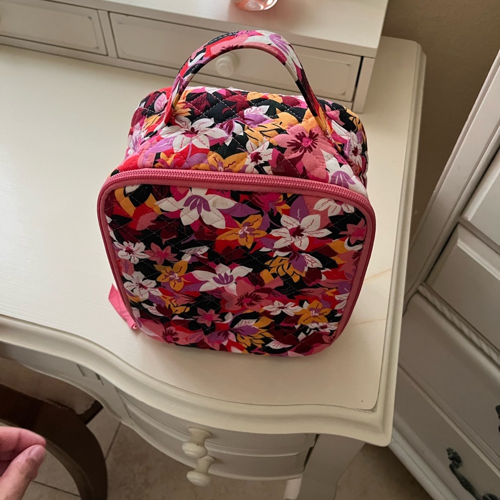 Vera Bradley soft lunch bag